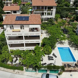 Maison d'hôtes Zimmer F1, Pula